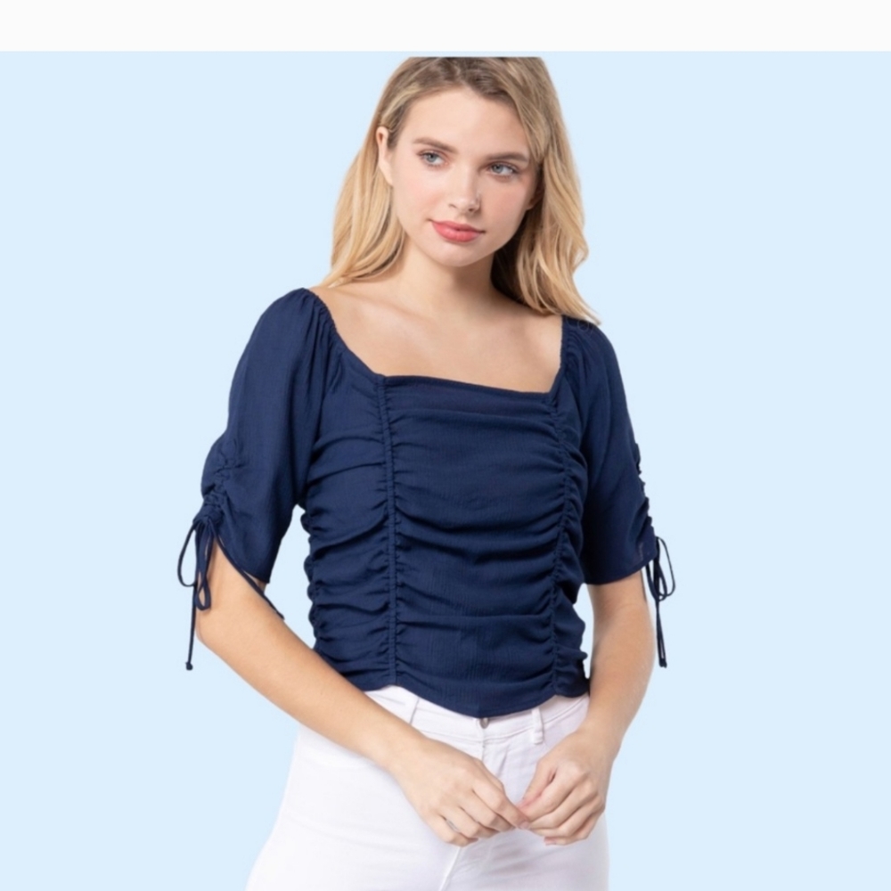 RUCHED FRONT TIE SLEEVED CROP STYLE TOP